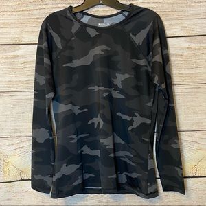 Athleta Camo Freestyle Rashguard women’s large
